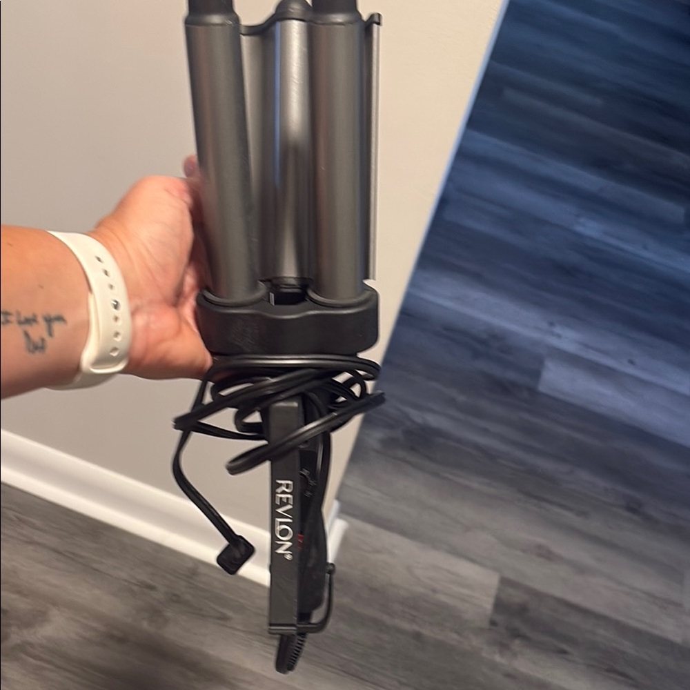Revlon Black and Silver Hair Waver